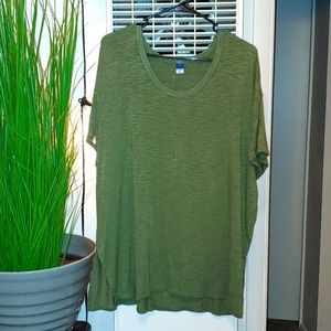 L Old Navy green heathered tee w/ 7" slits on sides